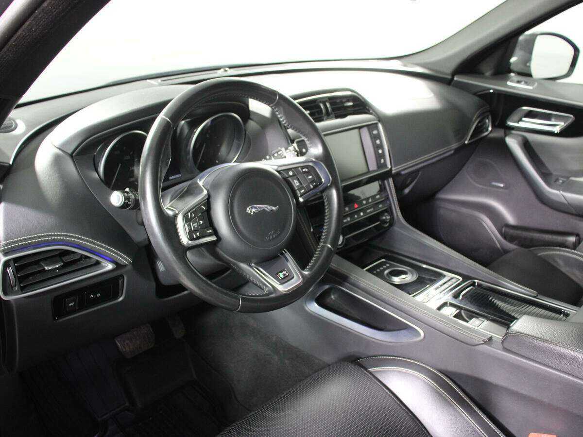 Купить Jaguar F-Pace с пробегом. Фото: #11