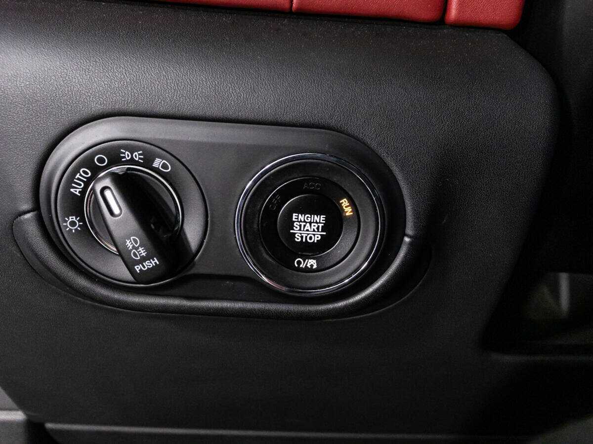 Купить Maserati Levante с пробегом. Фото: #18