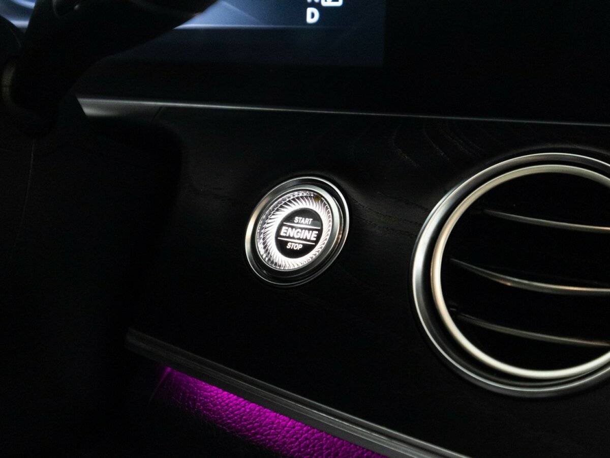Купить Mercedes-Benz E-Класс с пробегом. Фото: #24