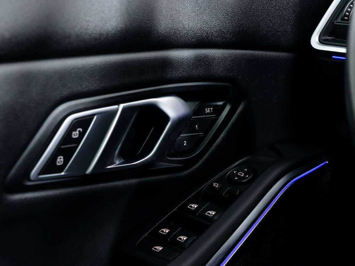 Купить BMW 3 серии с пробегом. Фото: #18