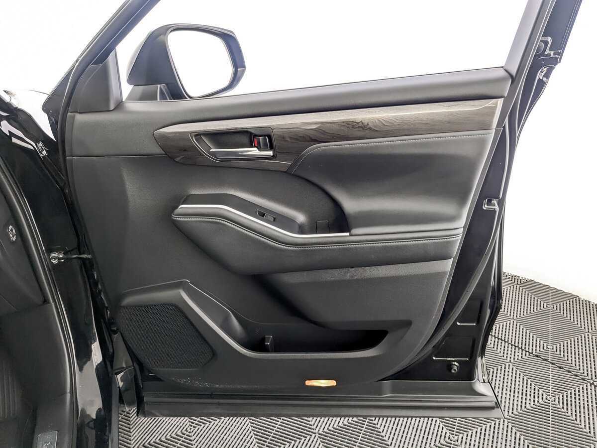 Купить Toyota Highlander с пробегом. Фото: #24