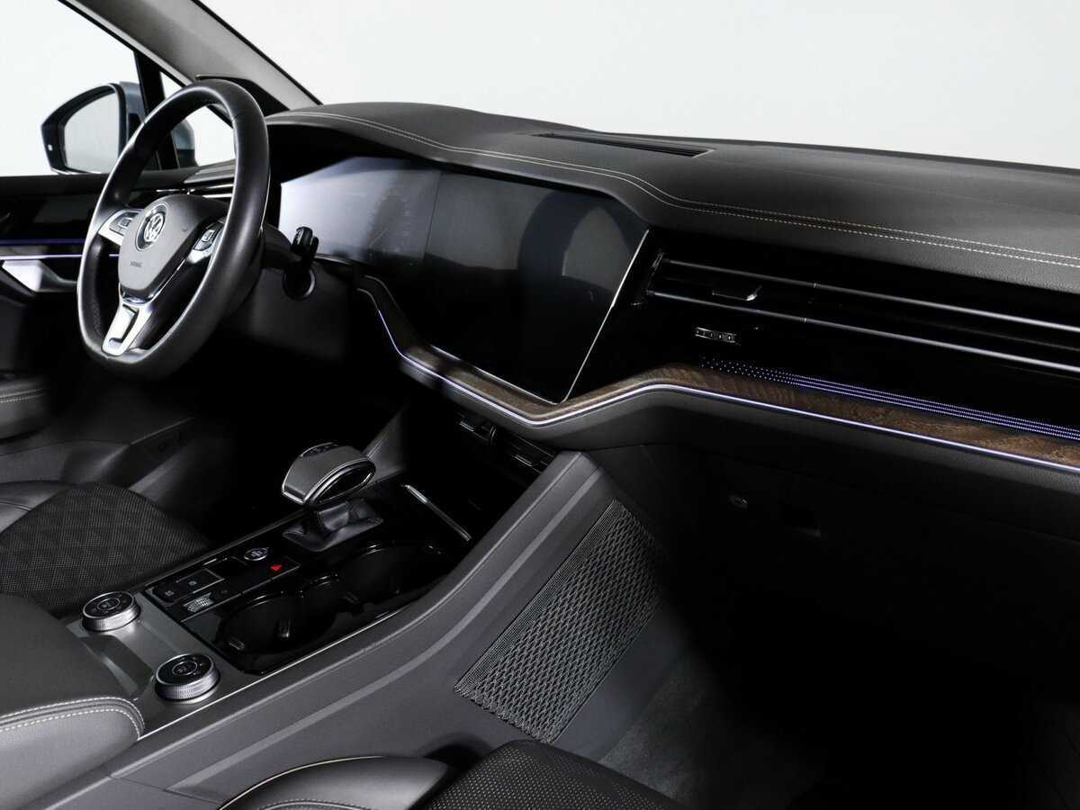 Купить Volkswagen Touareg с пробегом. Фото: #8