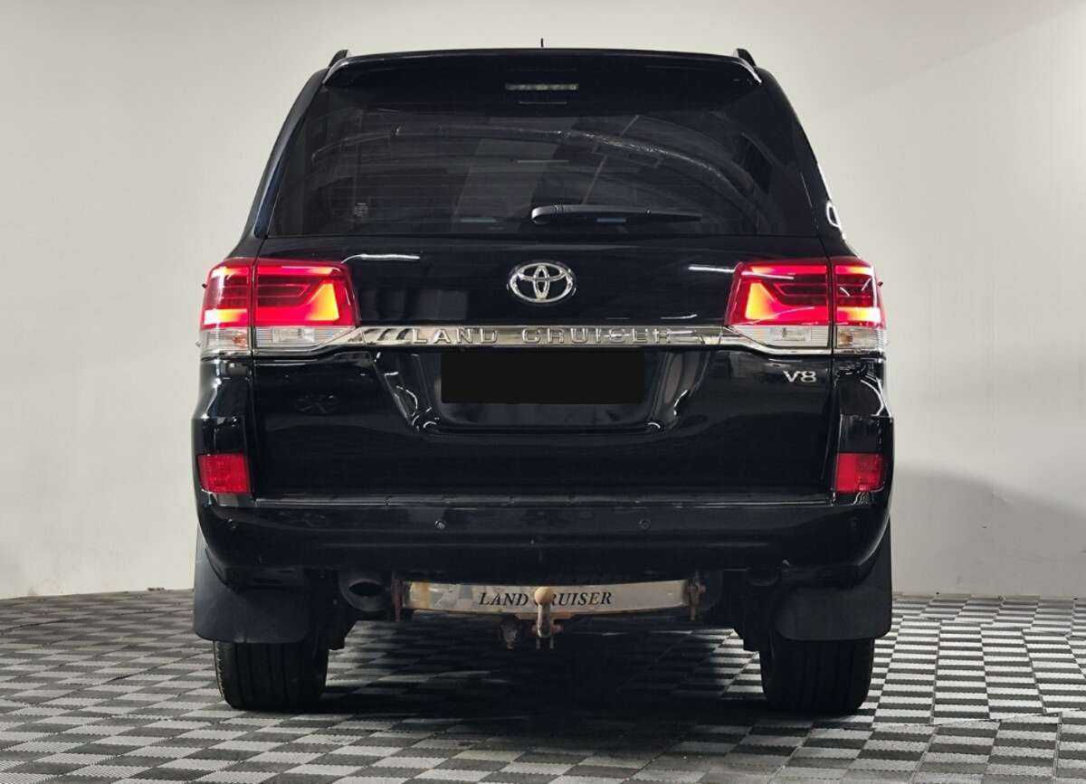 Купить Toyota Land Cruiser с пробегом. Фото: #4