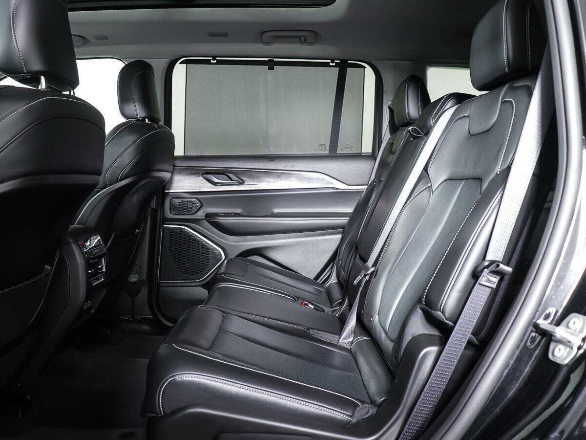 Купить Jeep Grand Cherokee с пробегом. Фото: #9