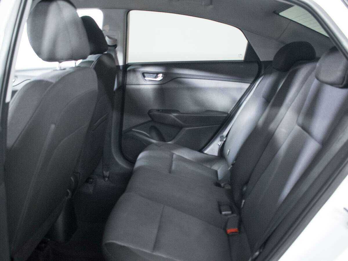 Купить Hyundai Solaris с пробегом. Фото: #9