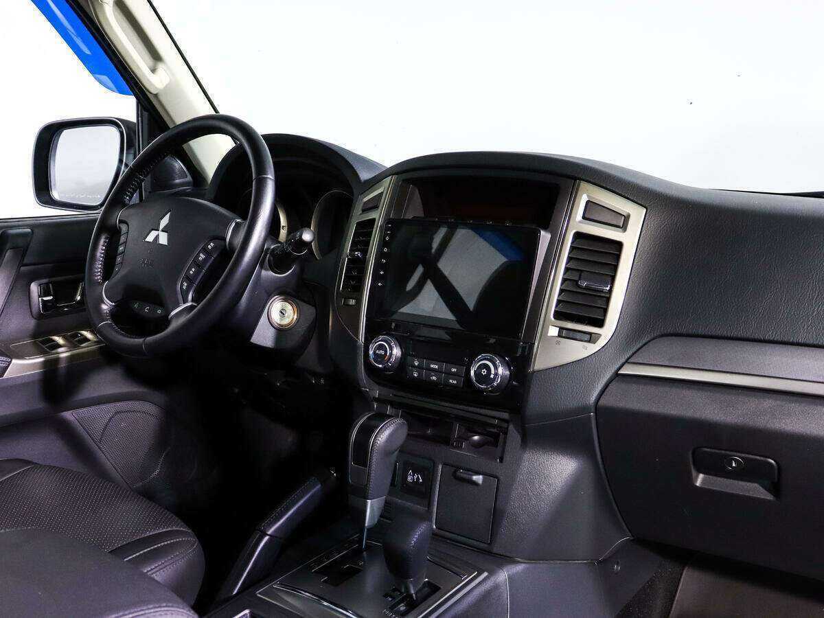 Купить Mitsubishi Pajero с пробегом. Фото: #6