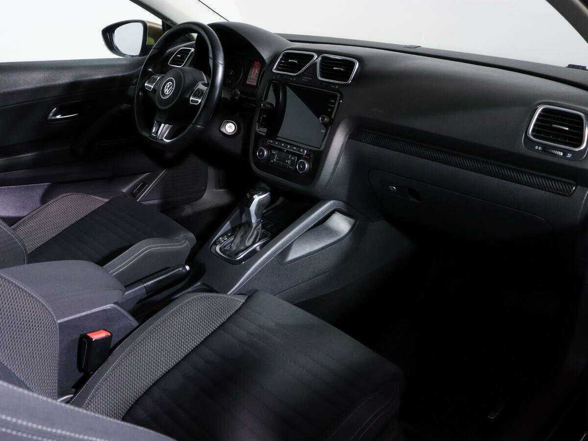 Купить Volkswagen Scirocco с пробегом. Фото: #8