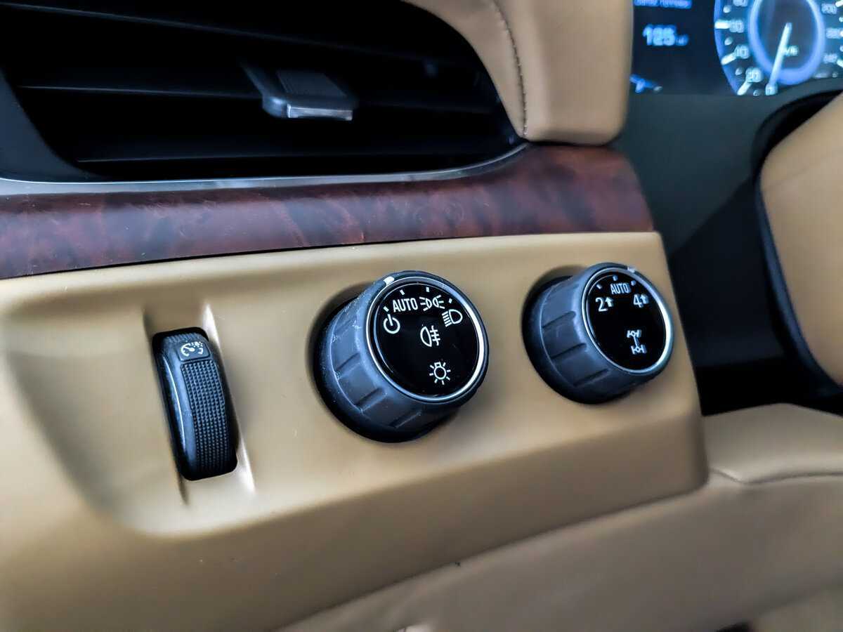 Купить Cadillac Escalade с пробегом. Фото: #24