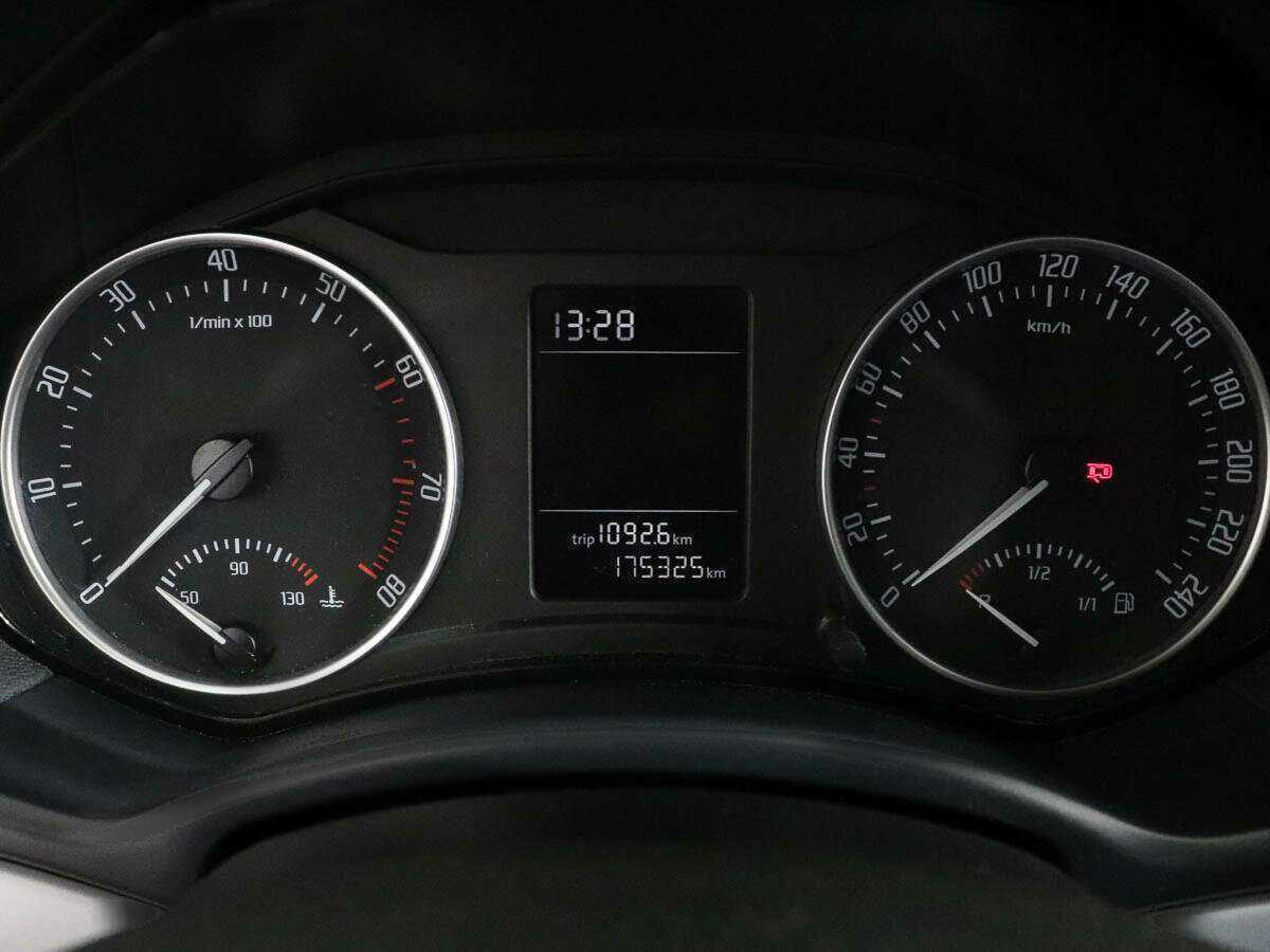 Купить Skoda Octavia с пробегом. Фото: #8