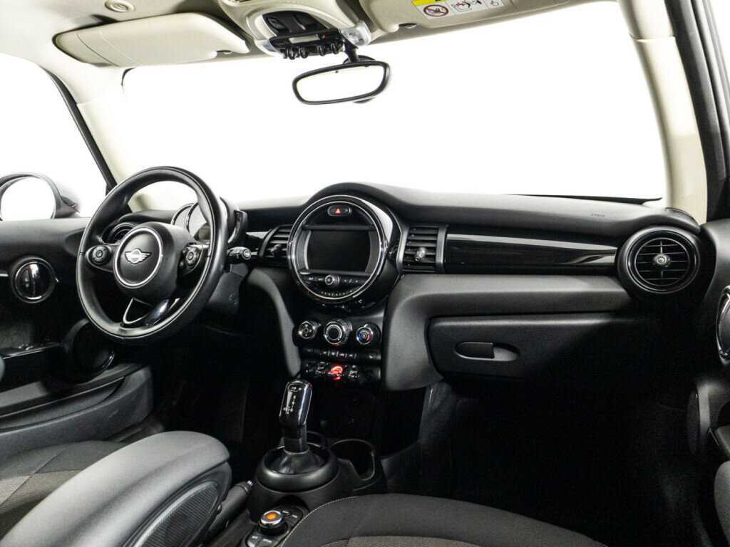 Купить Mini Hatch с пробегом. Фото: #8