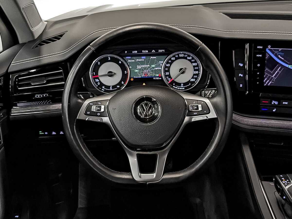 Купить Volkswagen Touareg с пробегом. Фото: #21