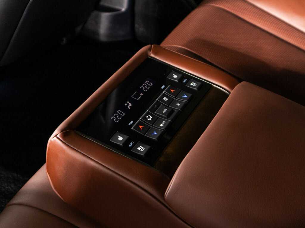 Купить Lexus LX с пробегом. Фото: #23