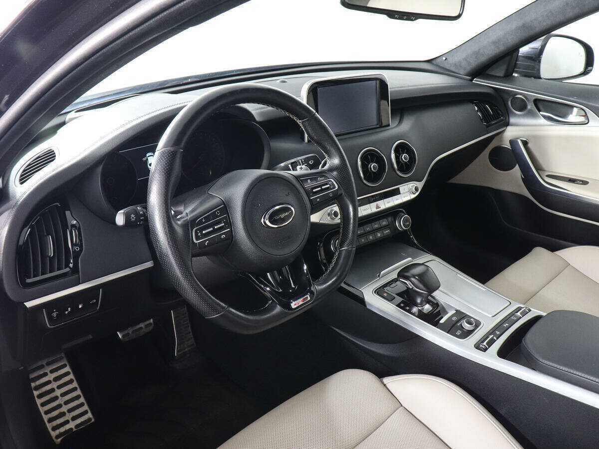 Купить Kia Stinger с пробегом. Фото: #8