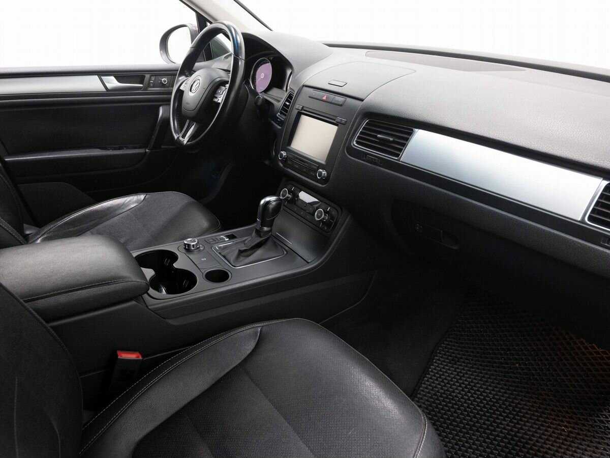 Купить Volkswagen Touareg с пробегом. Фото: #12