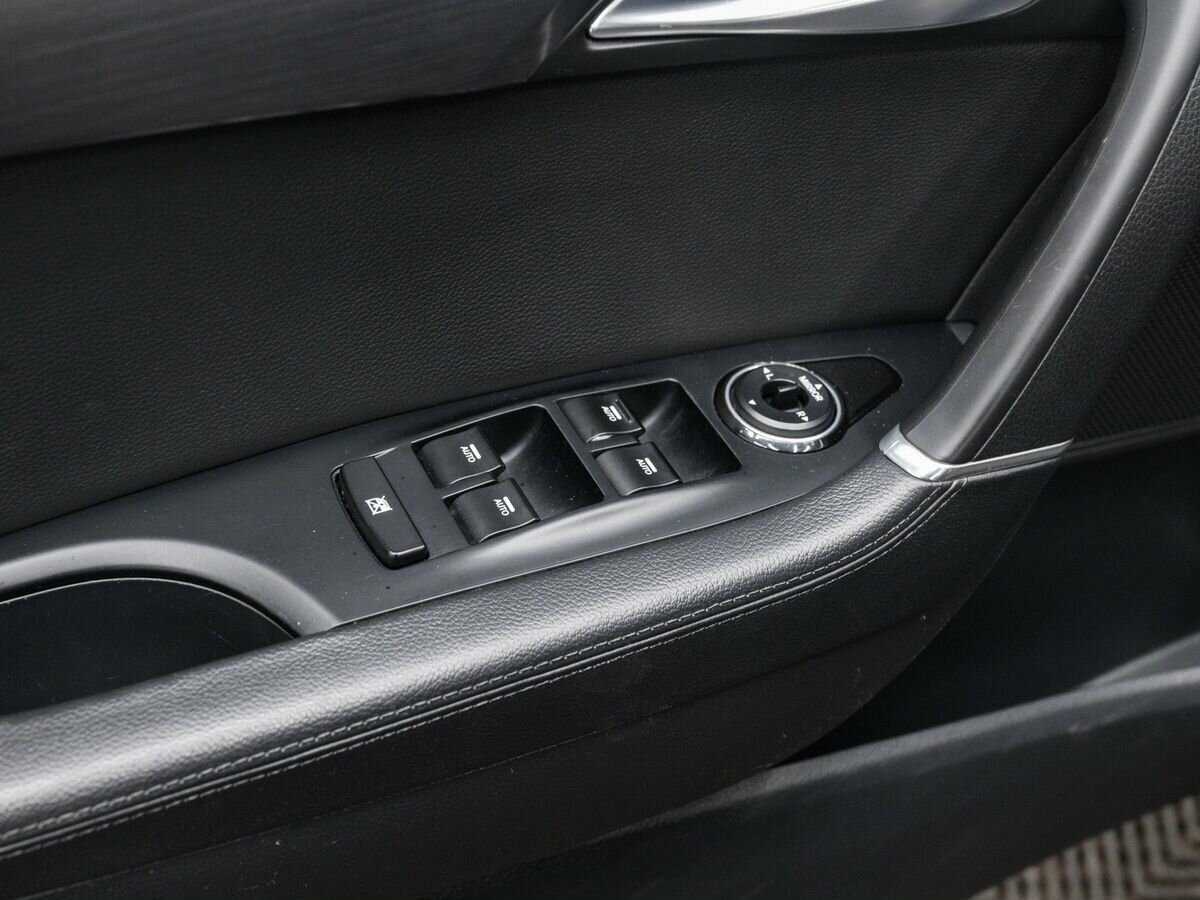 Купить Hyundai i40 с пробегом. Фото: #15