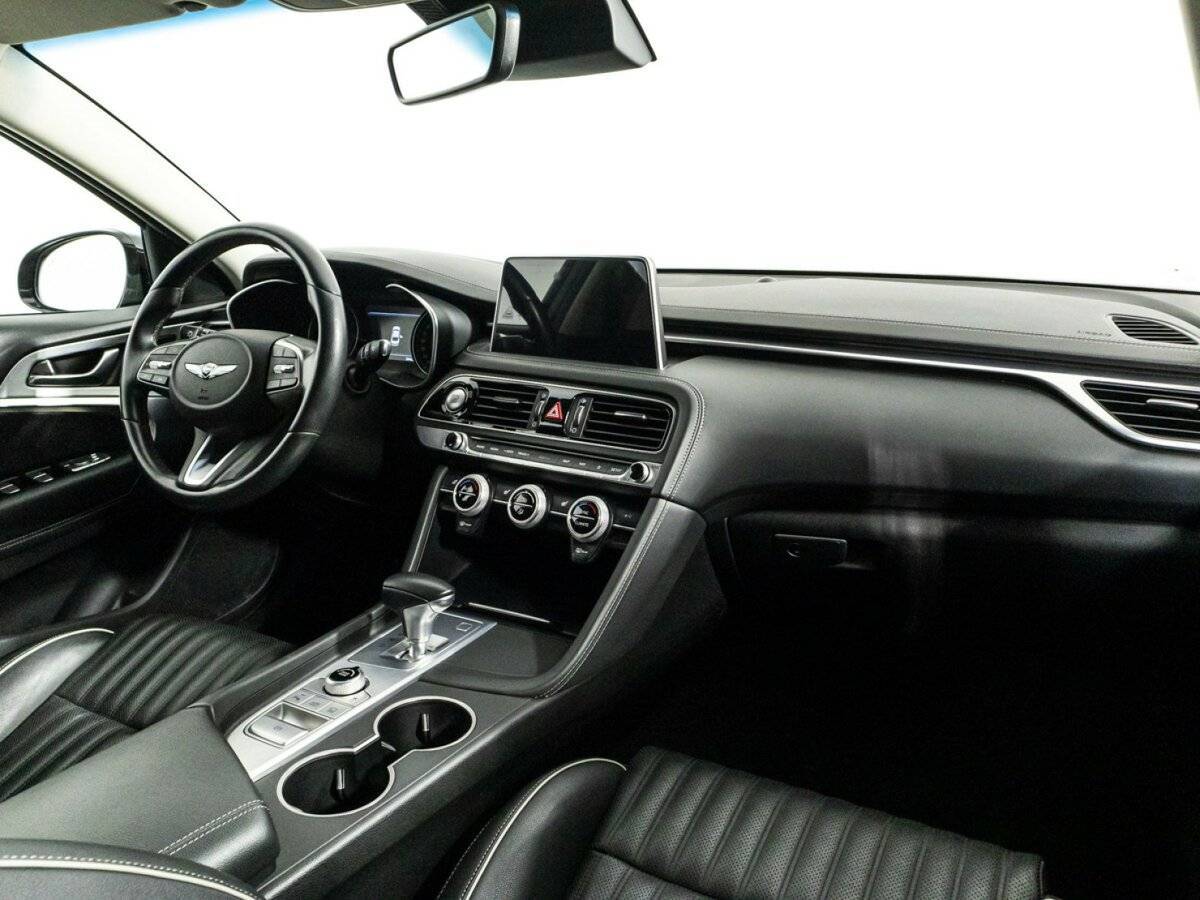 Купить Genesis G70 с пробегом. Фото: #8
