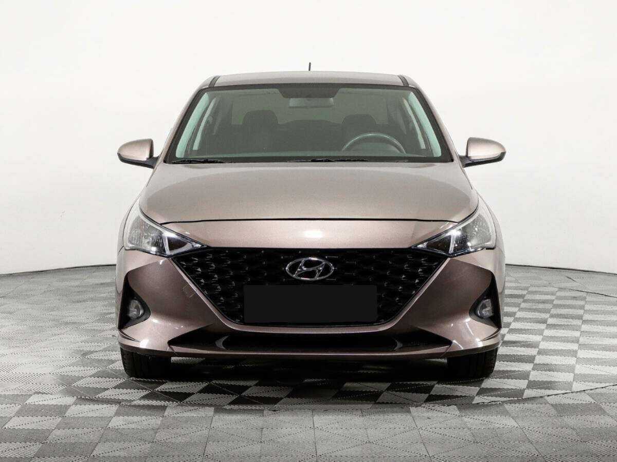 Купить Hyundai Solaris с пробегом. Фото: #1