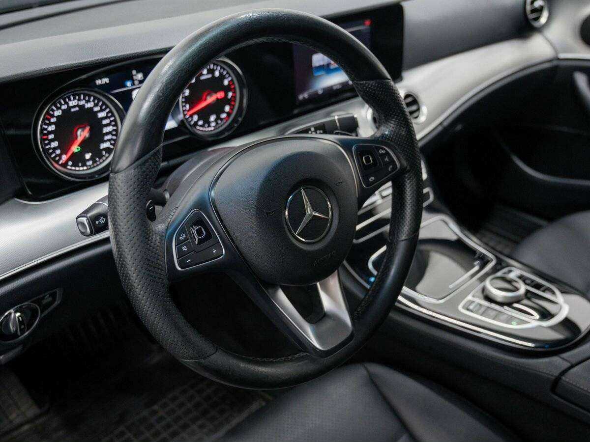 Купить Mercedes-Benz E-Класс с пробегом. Фото: #16