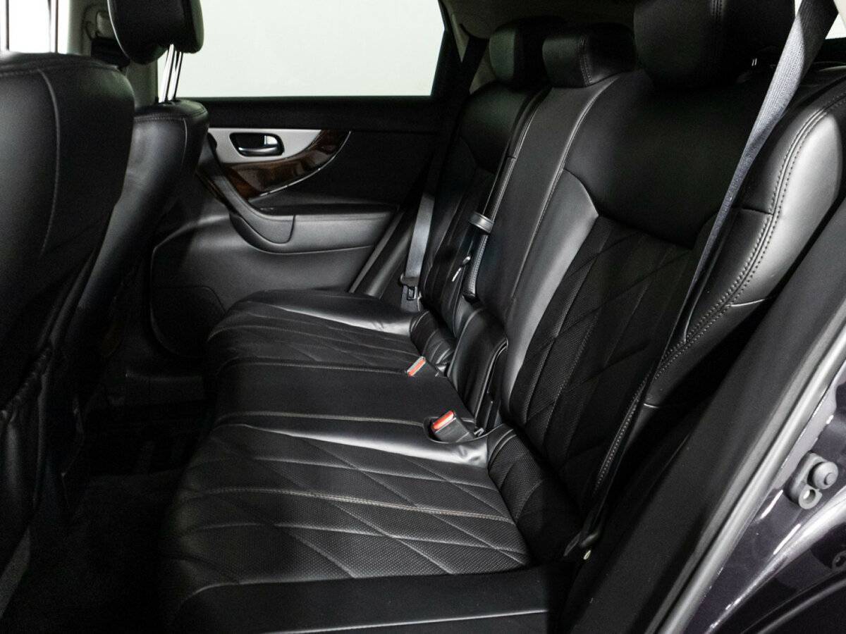 Купить Infiniti QX70 с пробегом. Фото: #8