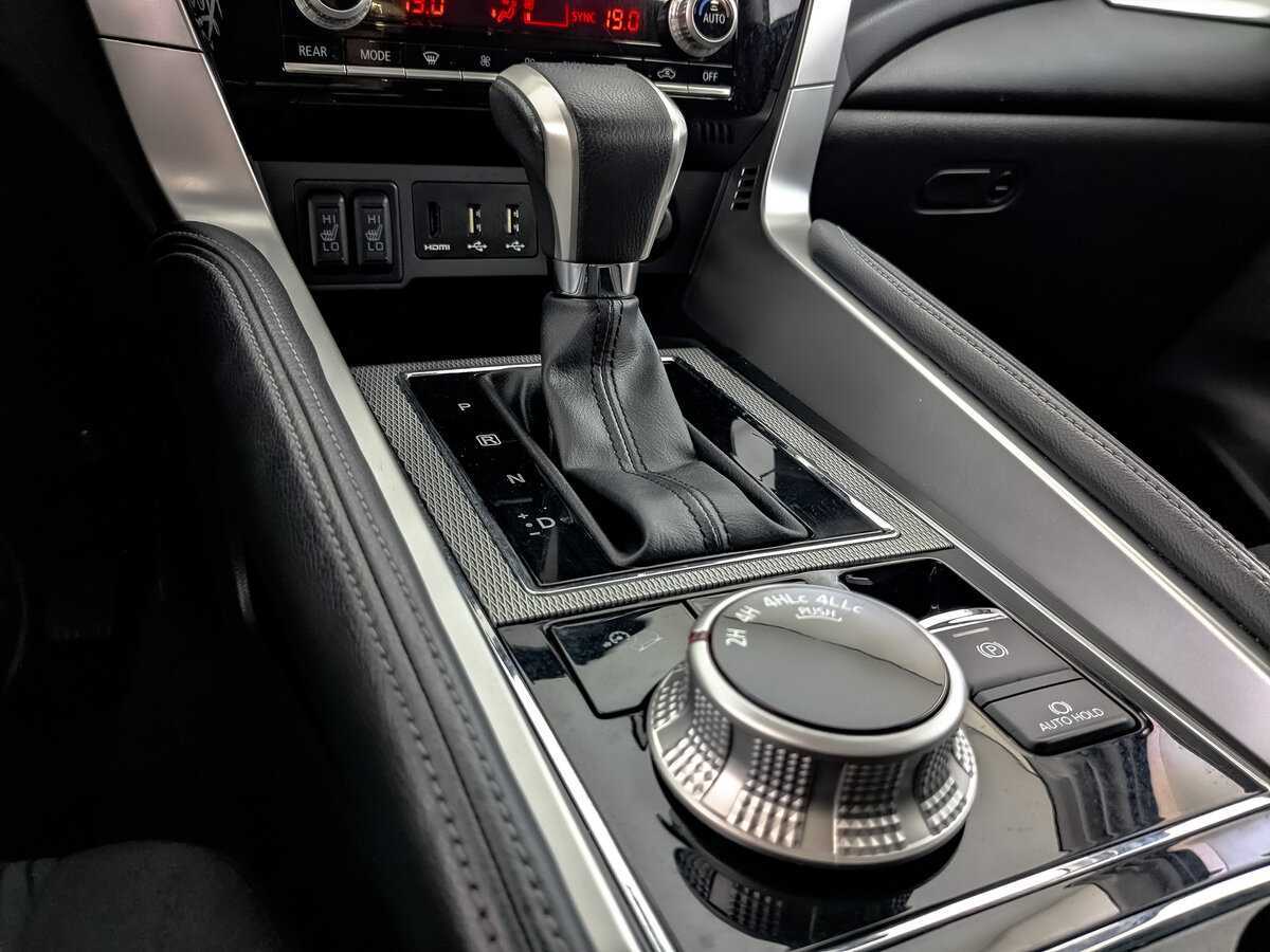 Купить Mitsubishi Pajero Sport с пробегом. Фото: #26