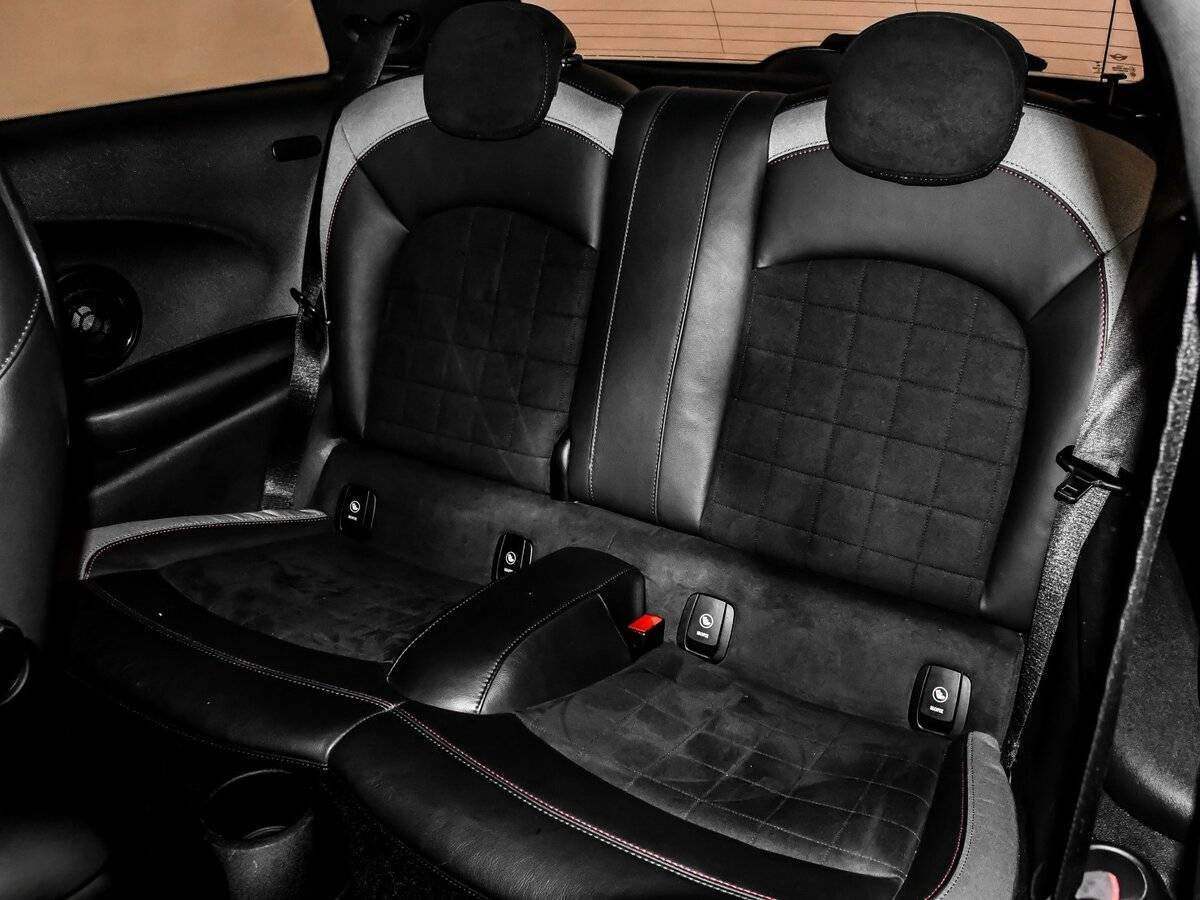 Купить Mini Hatch с пробегом. Фото: #13