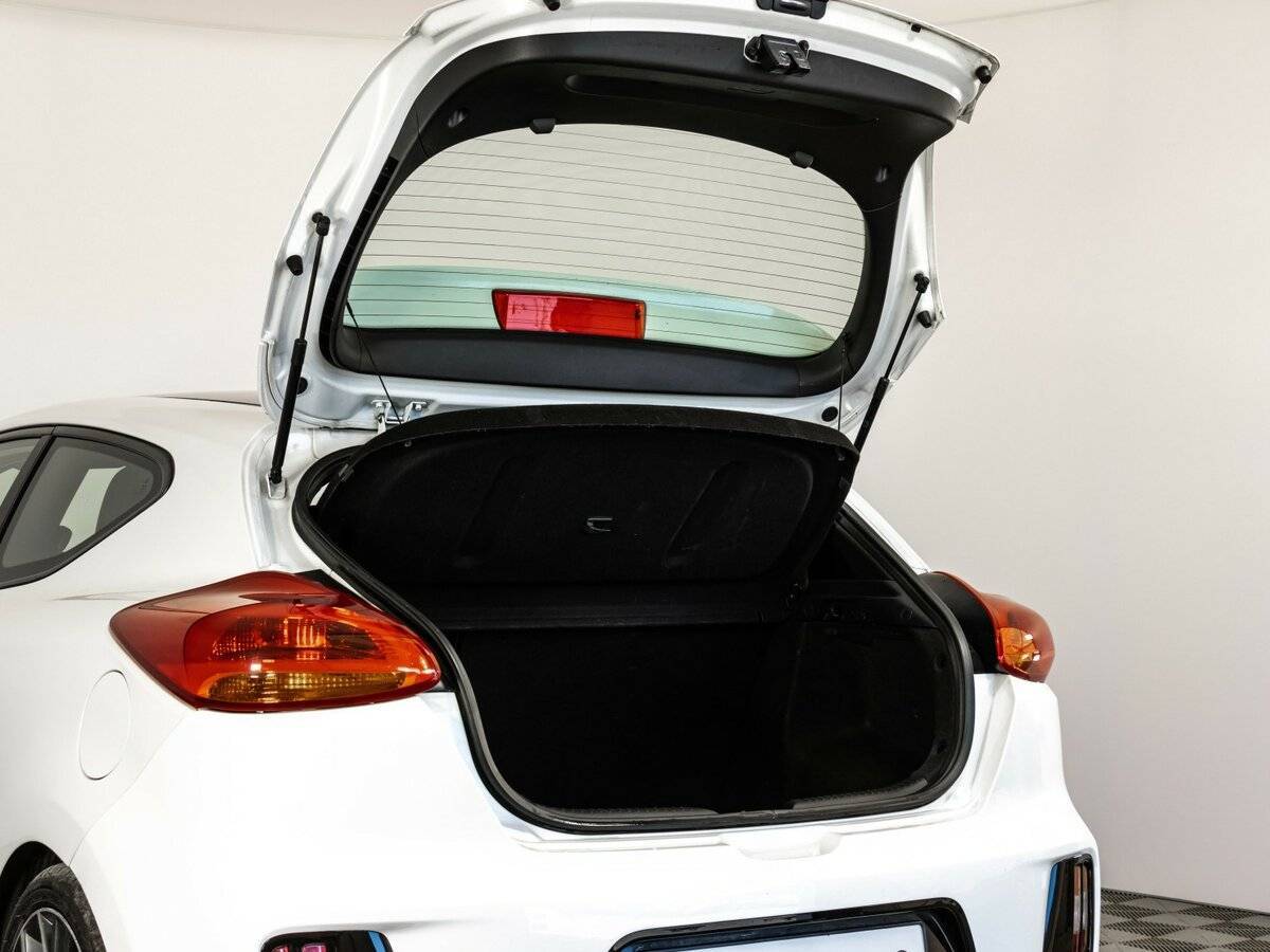 Купить Kia Ceed GT с пробегом. Фото: #22