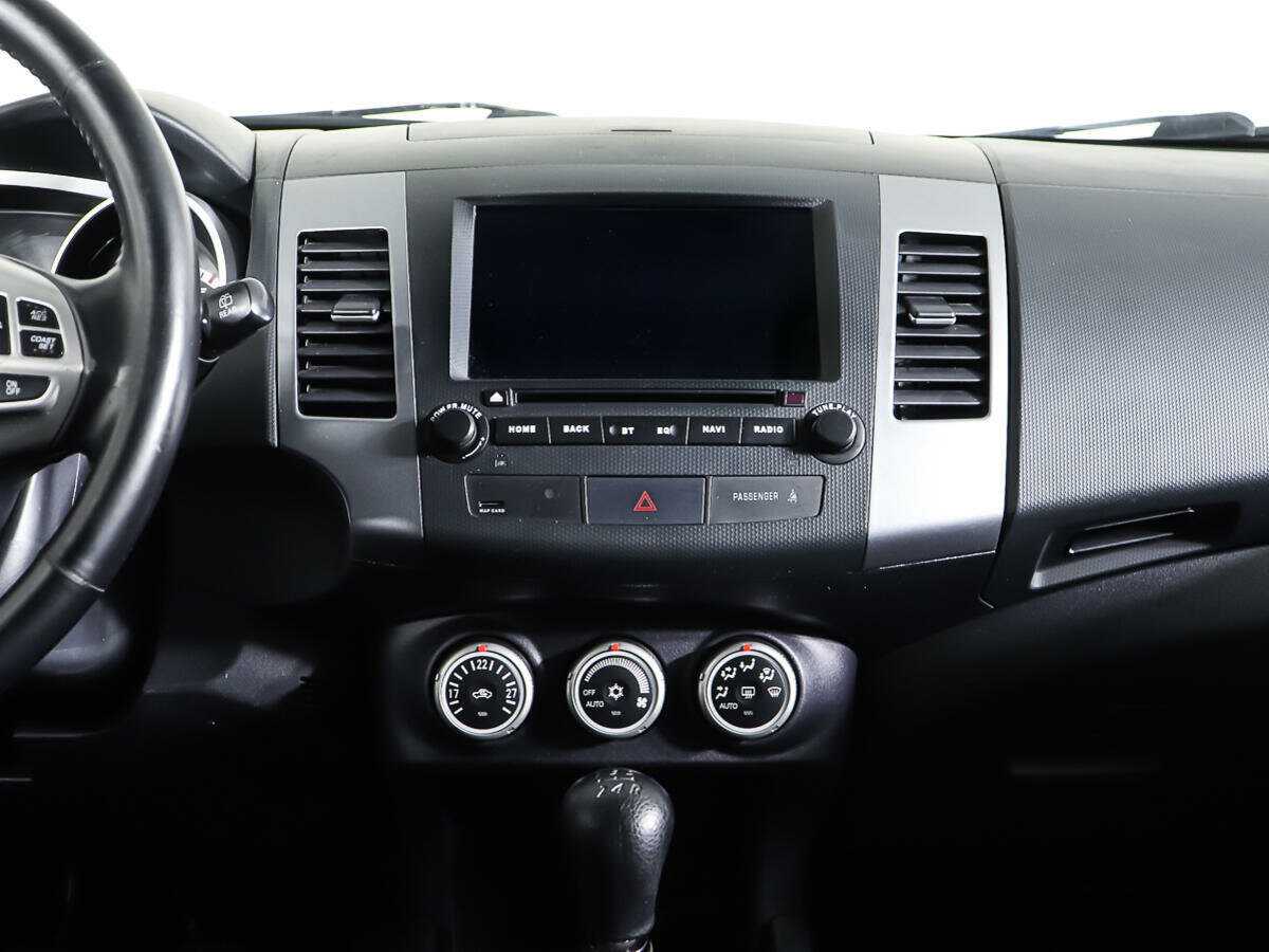 Купить Mitsubishi Outlander с пробегом. Фото: #11
