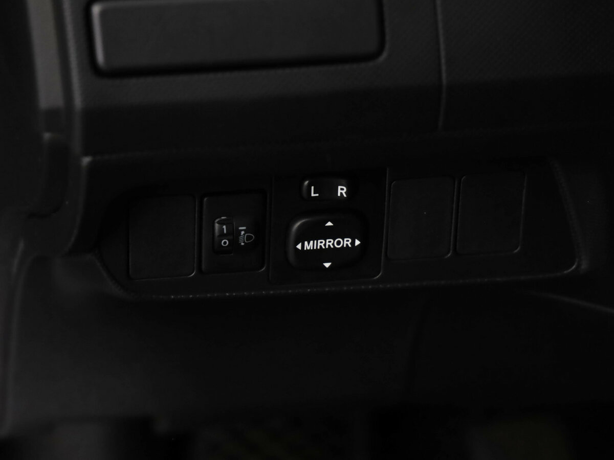 Купить Toyota Auris с пробегом. Фото: #4
