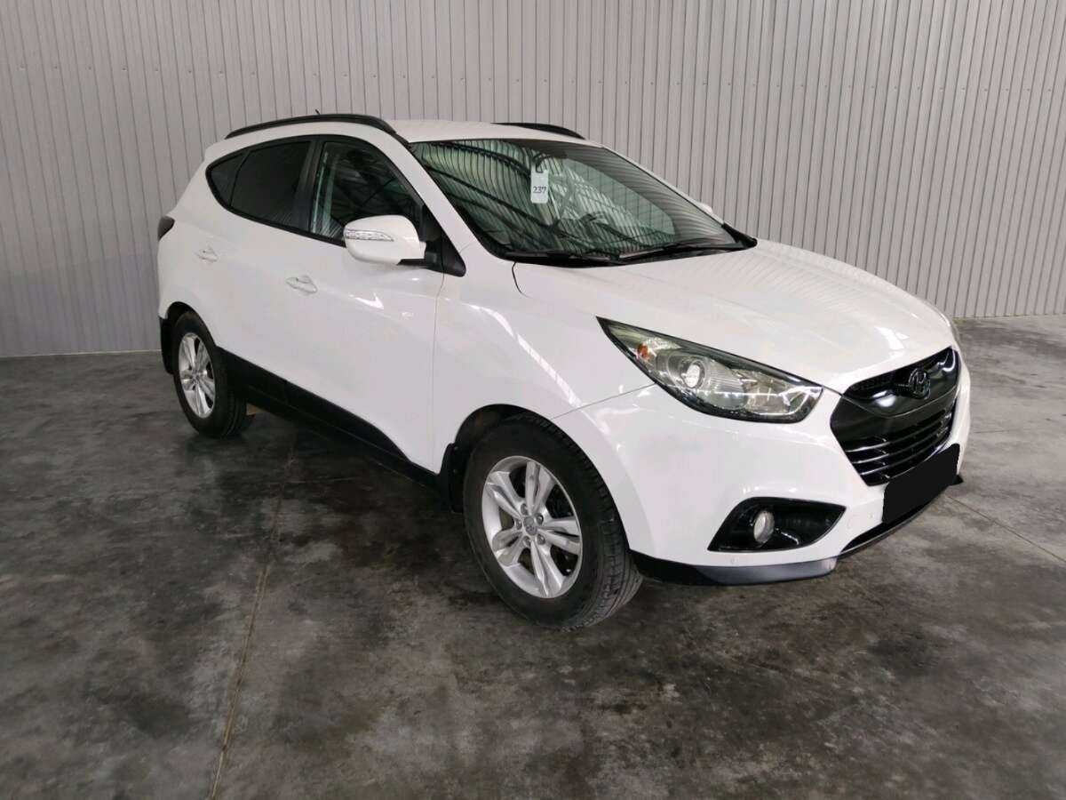 Купить Hyundai ix35 с пробегом. Фото: #2