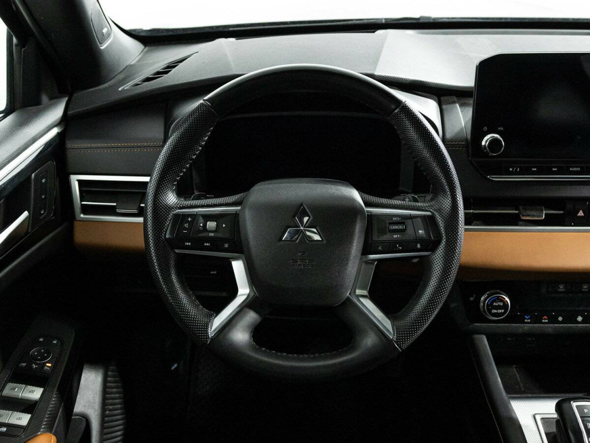 Купить Mitsubishi Outlander с пробегом. Фото: #25