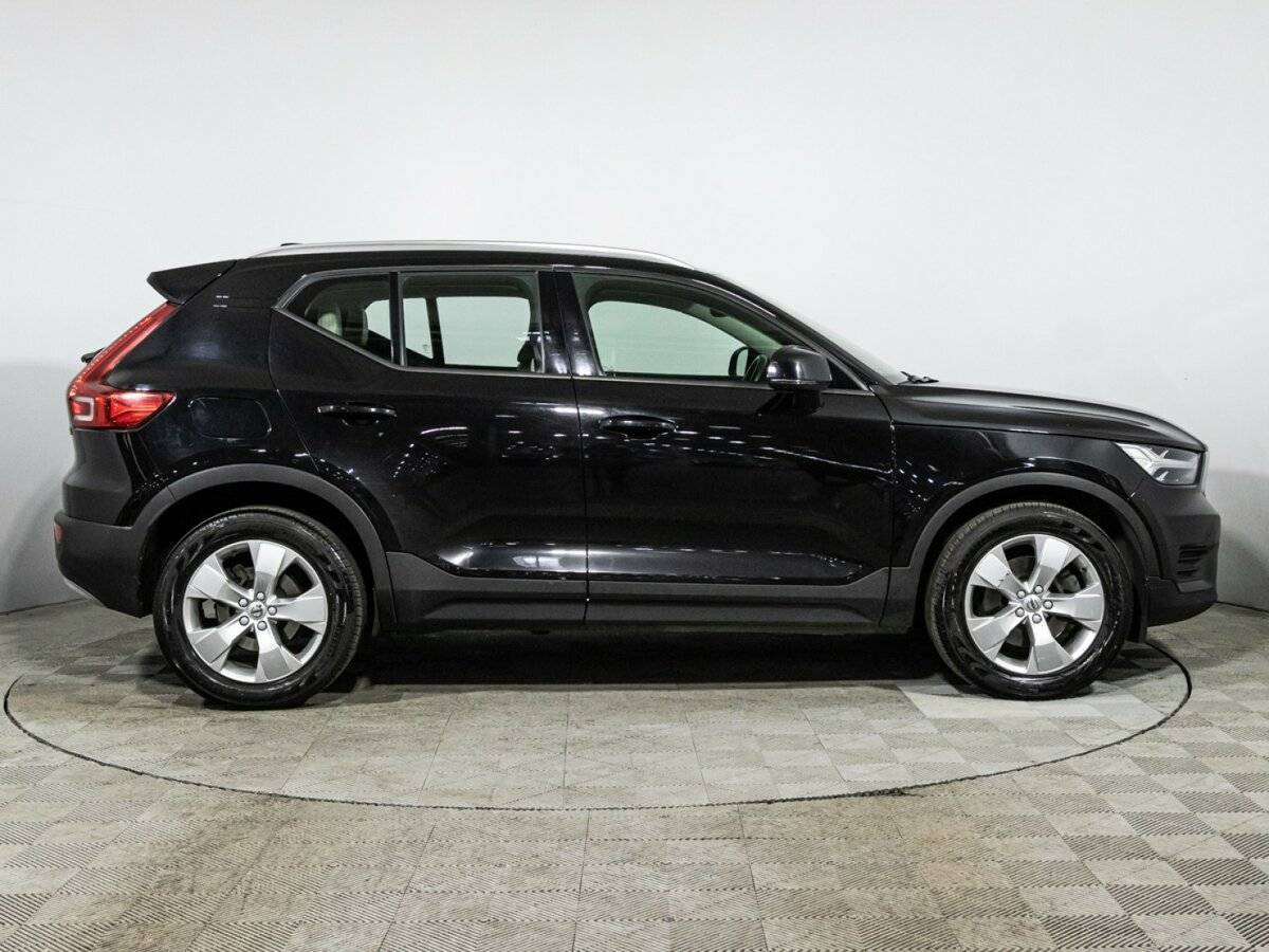 Купить Volvo XC40 с пробегом. Фото: #3