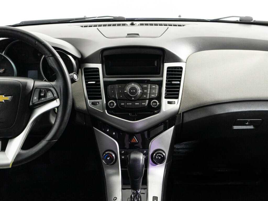 Купить Chevrolet Cruze с пробегом. Фото: #12
