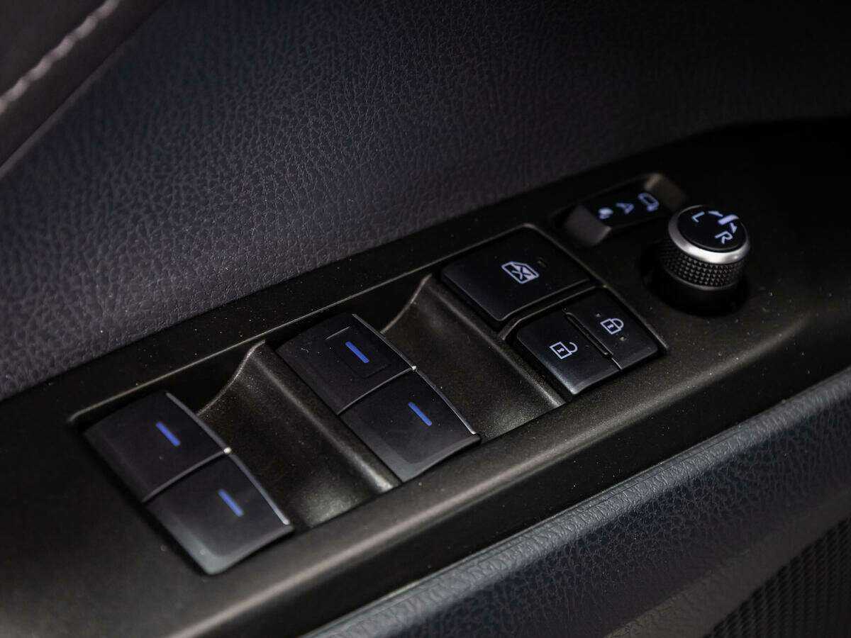 Купить Toyota Camry с пробегом. Фото: #18