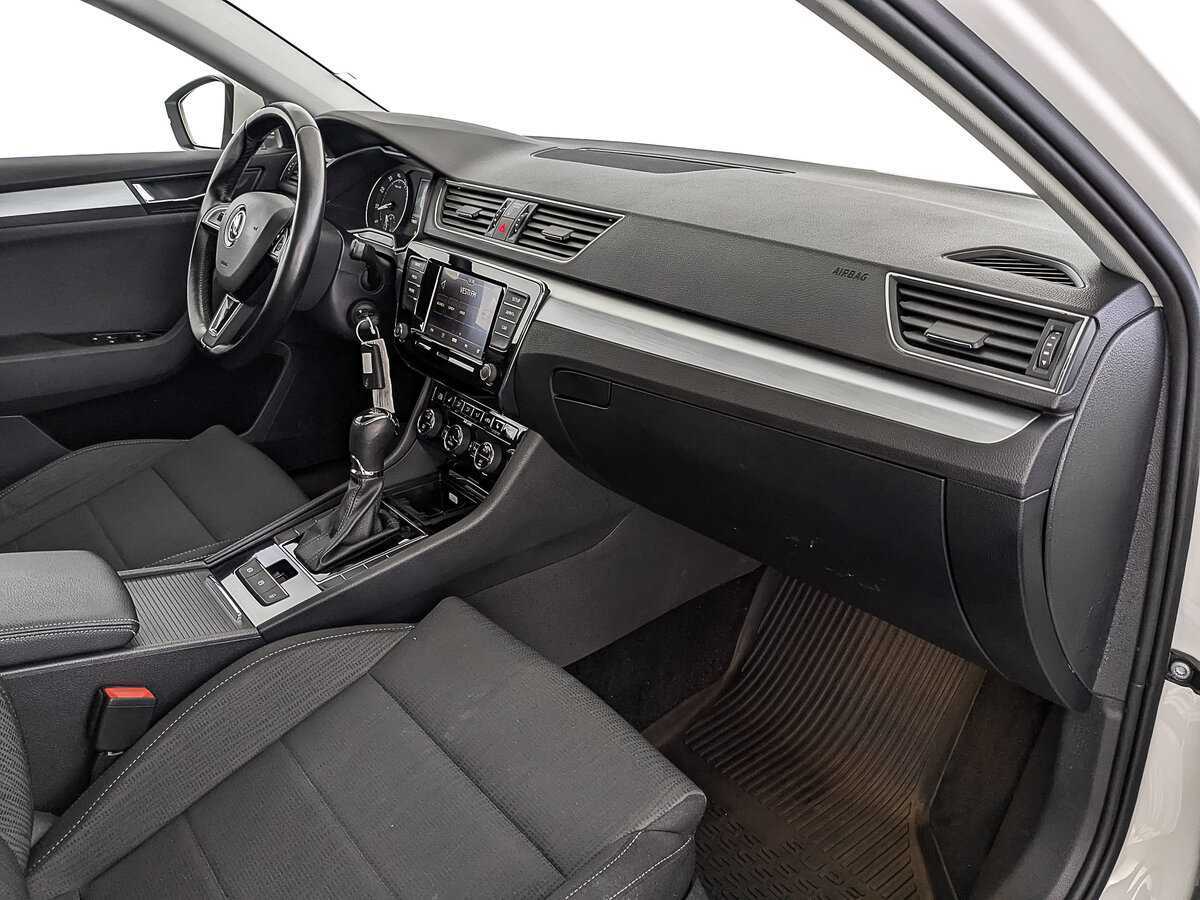 Купить Skoda Superb с пробегом. Фото: #10