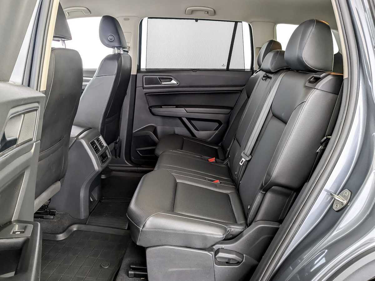 Купить Volkswagen Teramont с пробегом. Фото: #9