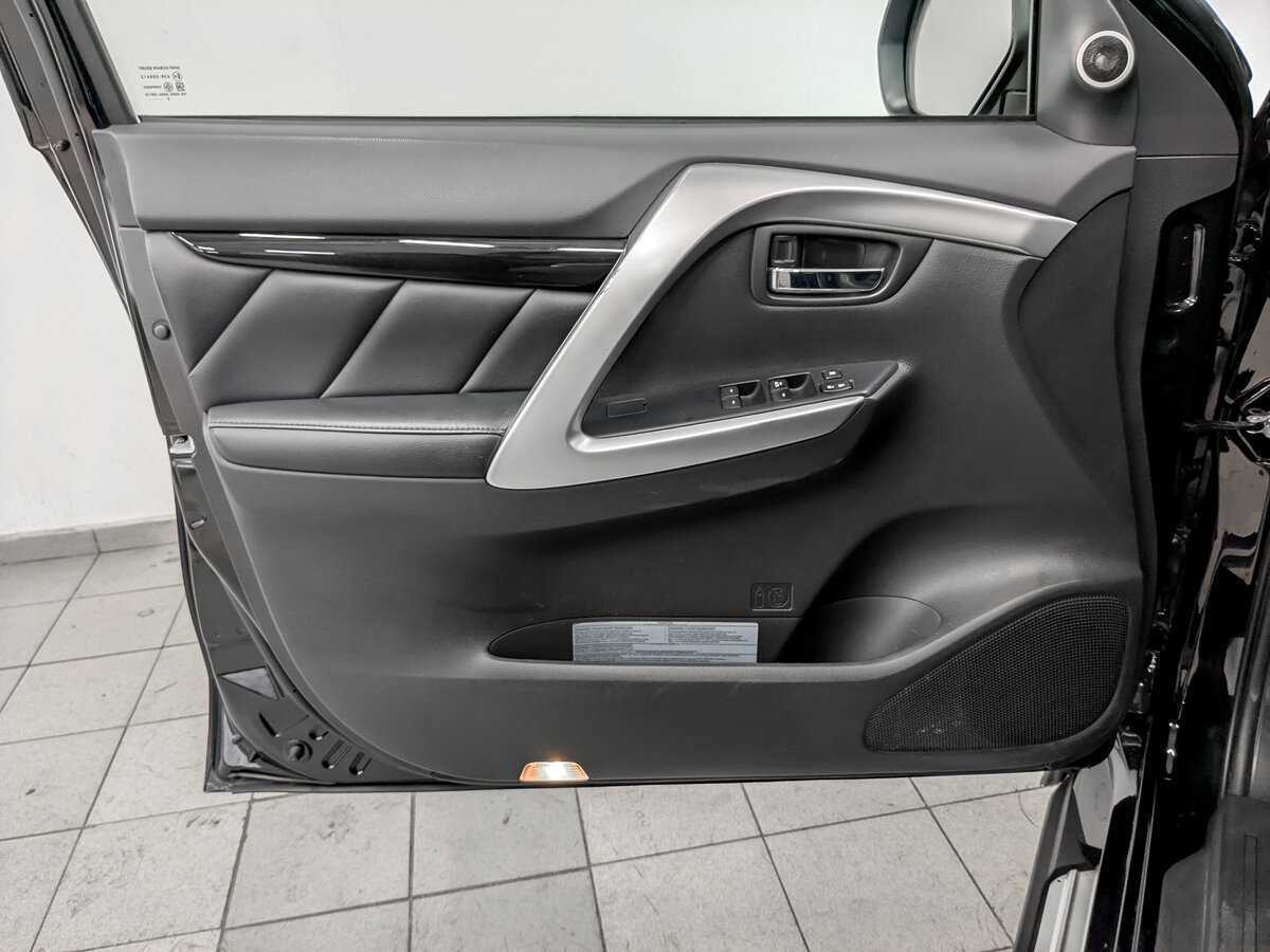 Купить Mitsubishi Pajero Sport с пробегом. Фото: #16