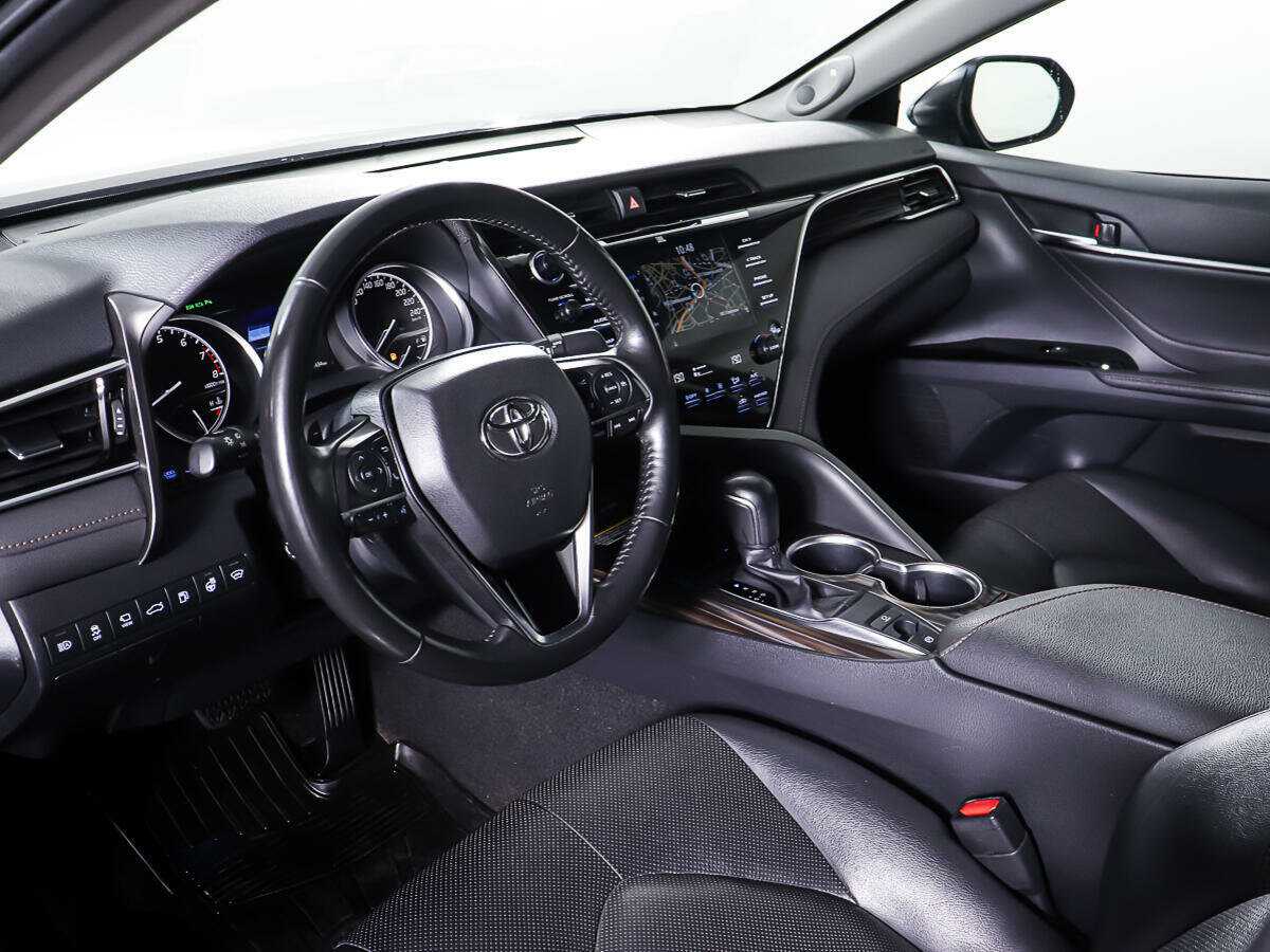 Купить Toyota Camry с пробегом. Фото: #14