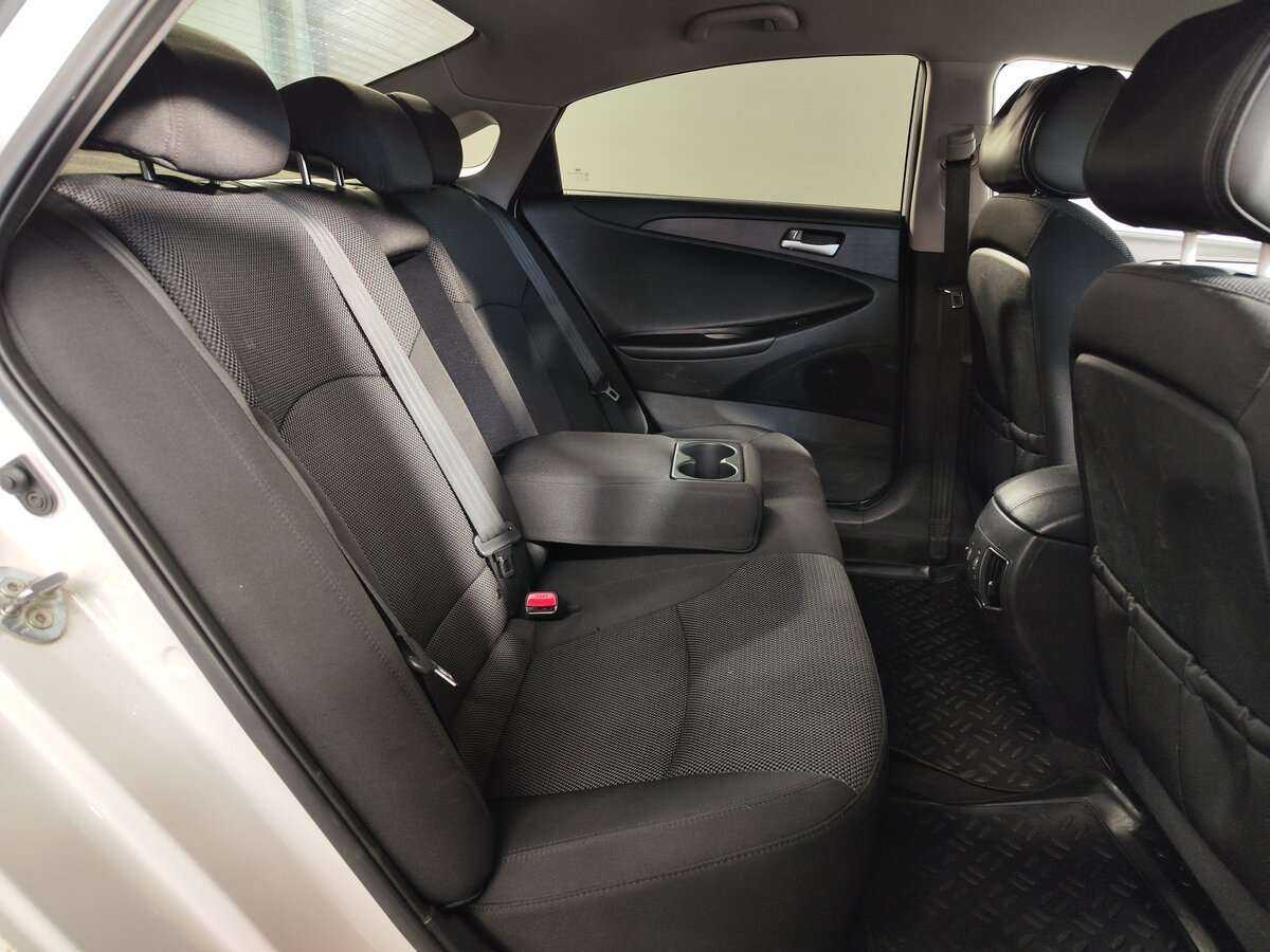 Купить Hyundai Sonata с пробегом. Фото: #9
