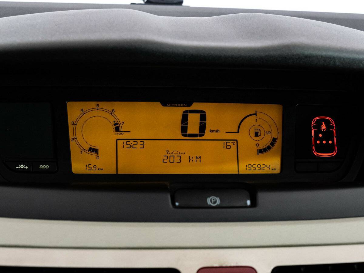 Купить Citroen C4 Picasso с пробегом. Фото: #24