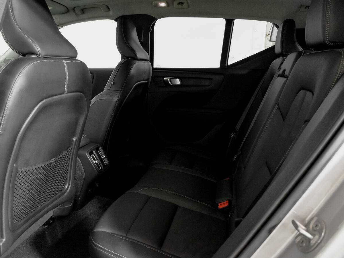 Купить Volvo XC40 с пробегом. Фото: #7