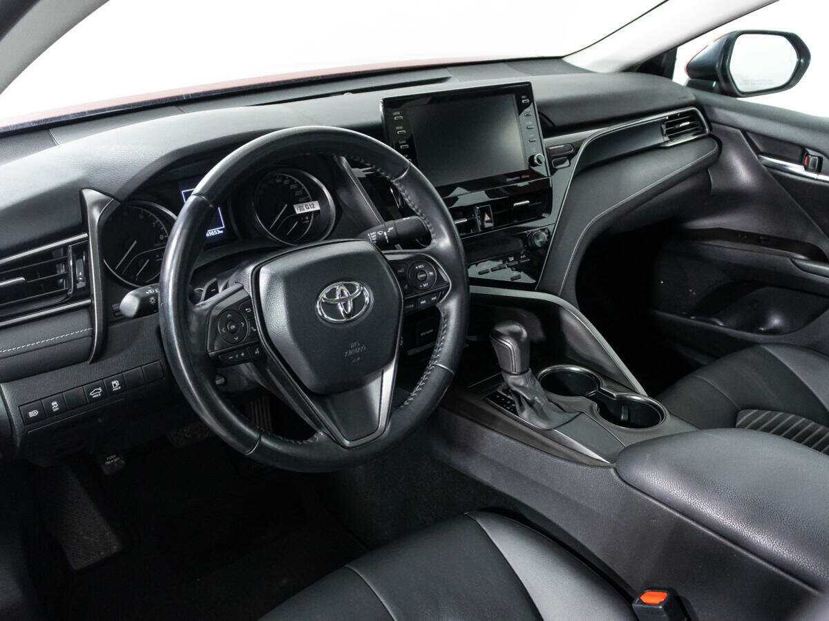 Купить Toyota Camry с пробегом. Фото: #8