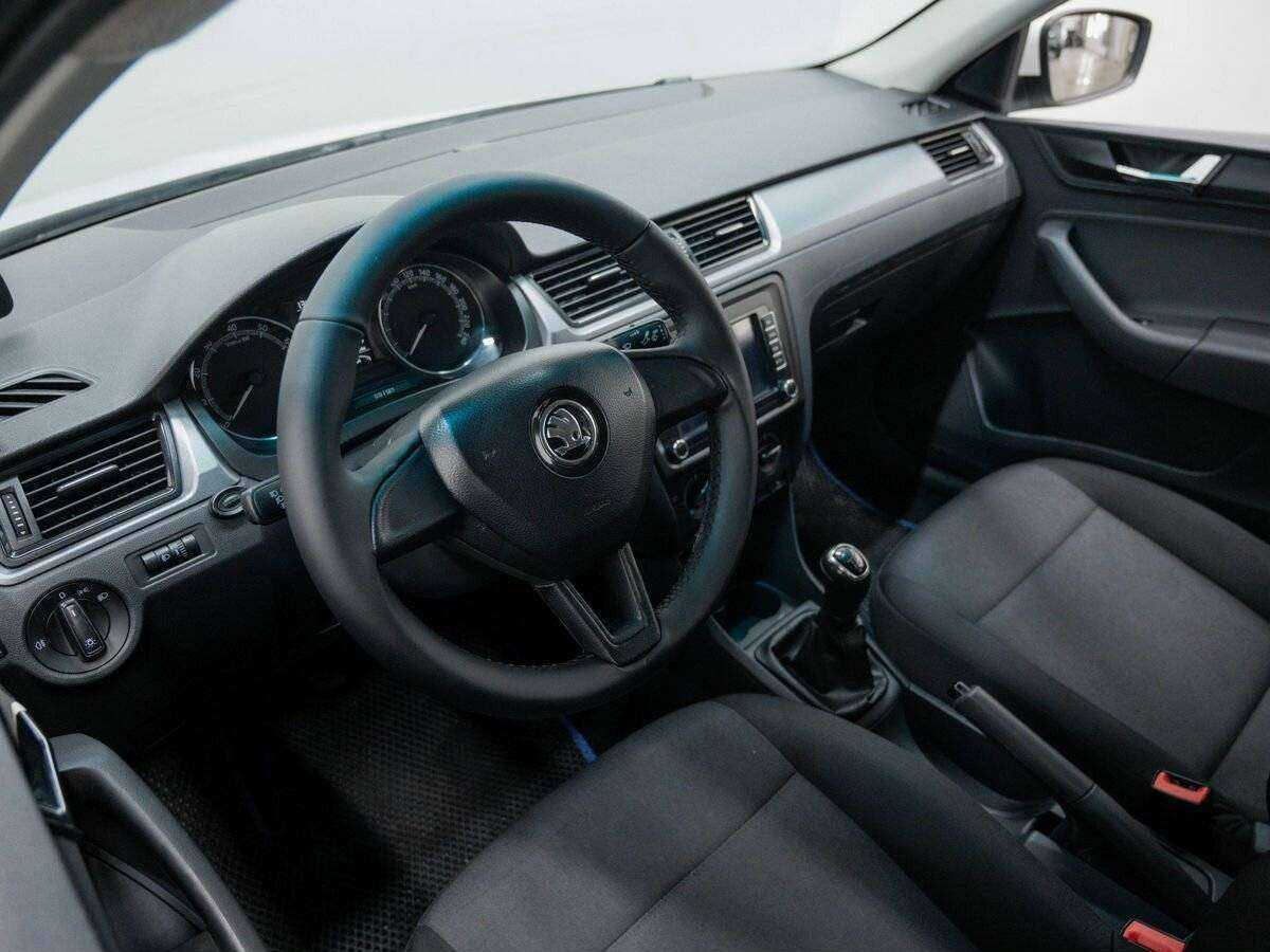 Купить Skoda Rapid с пробегом. Фото: #16