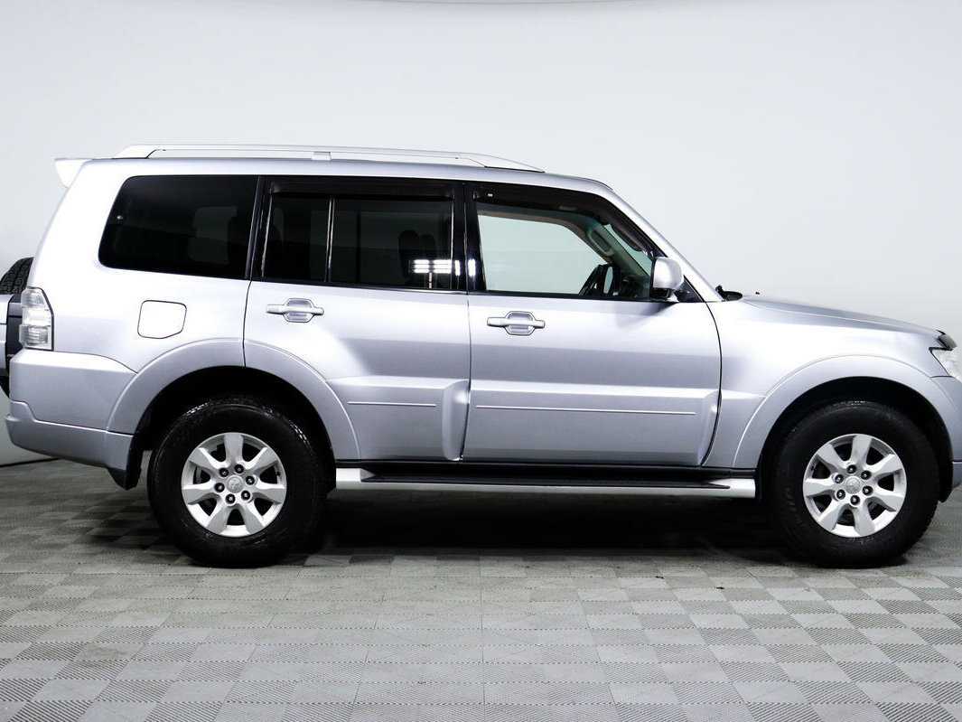 Купить Mitsubishi Pajero с пробегом. Фото: #3