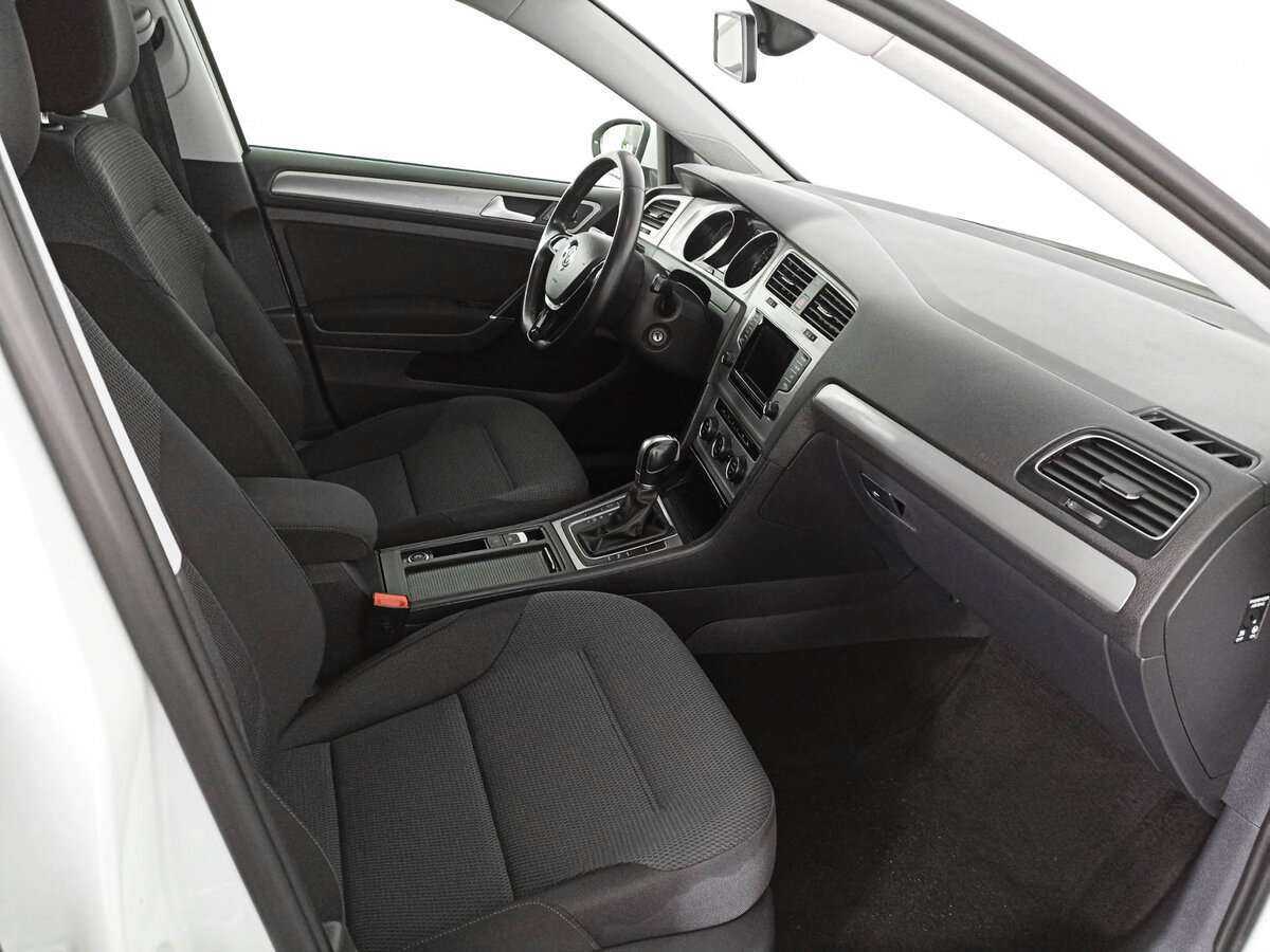 Купить Volkswagen Golf с пробегом. Фото: #8