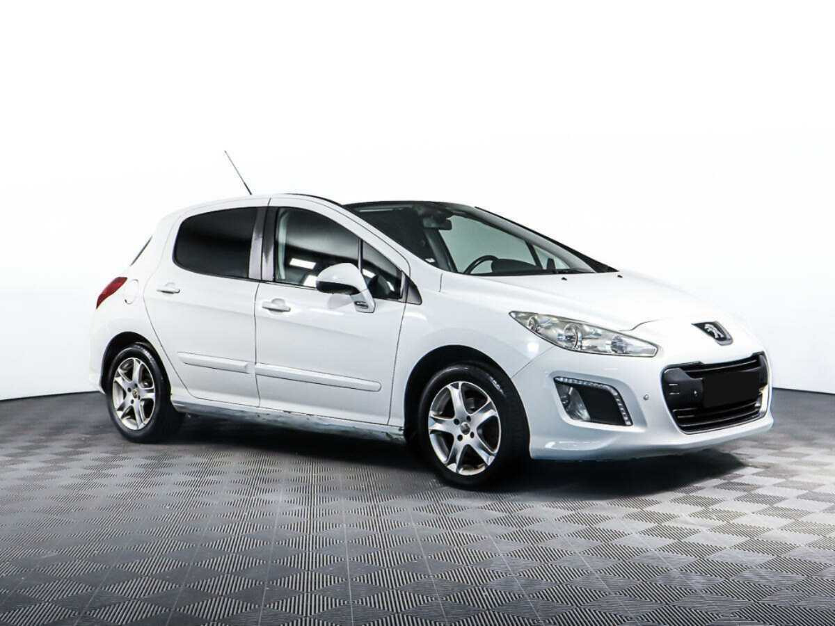 Купить Peugeot 308 с пробегом. Фото: #2