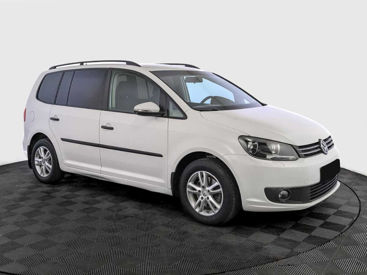 Купить Volkswagen Touran с пробегом. Фото: #2
