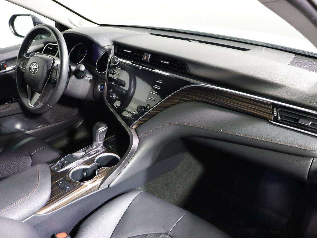 Купить Toyota Camry с пробегом. Фото: #5
