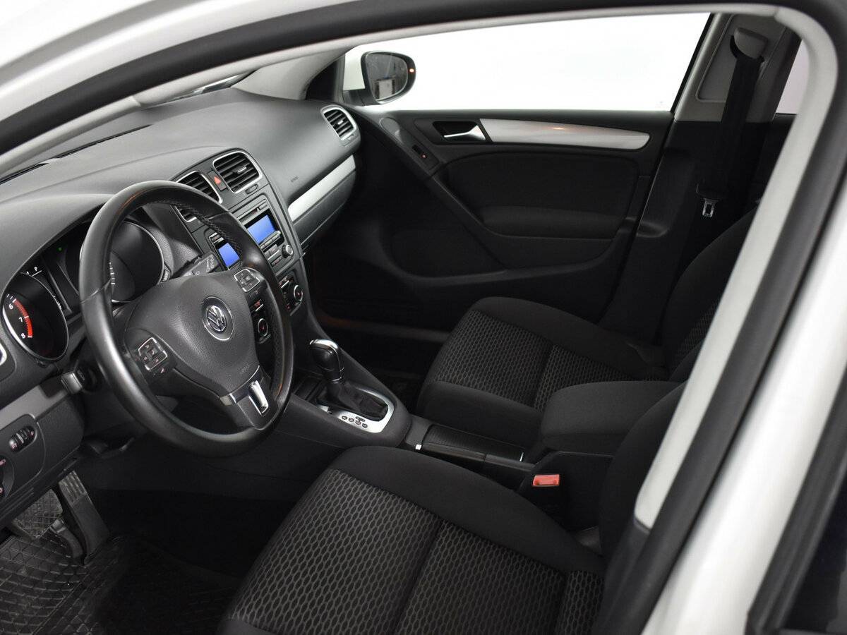 Купить Volkswagen Golf с пробегом. Фото: #8