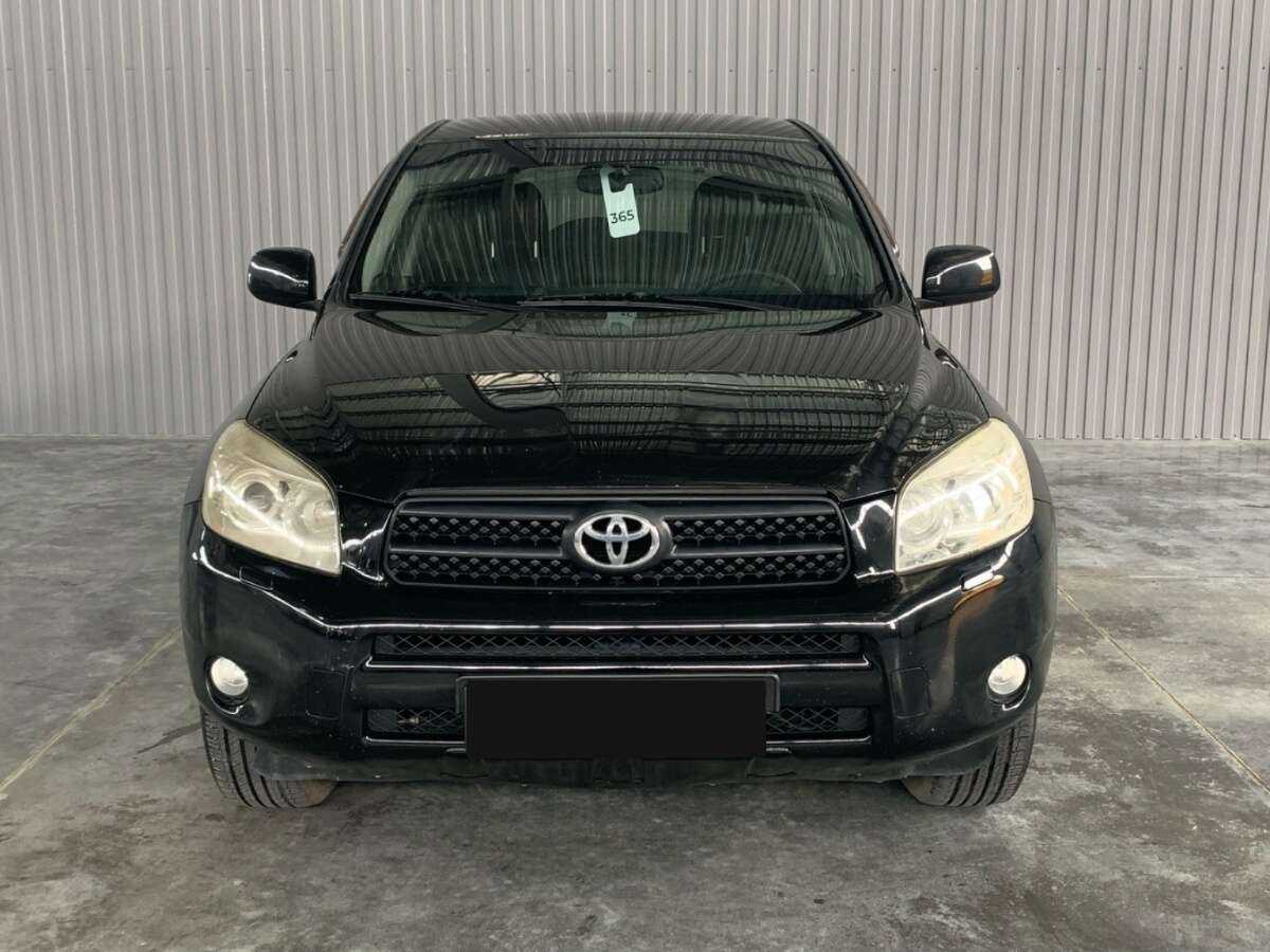 Купить Toyota RAV4 с пробегом. Фото: #1