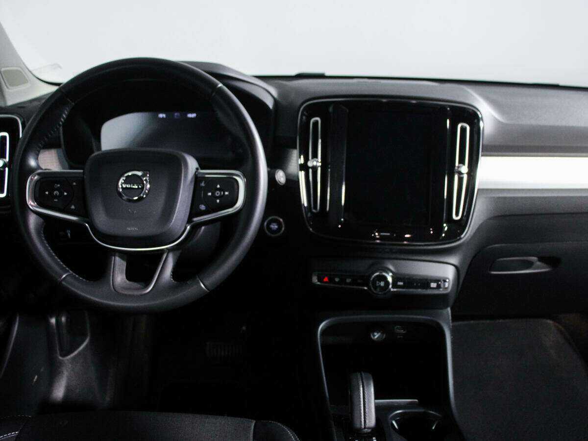 Купить Volvo XC40 с пробегом. Фото: #11